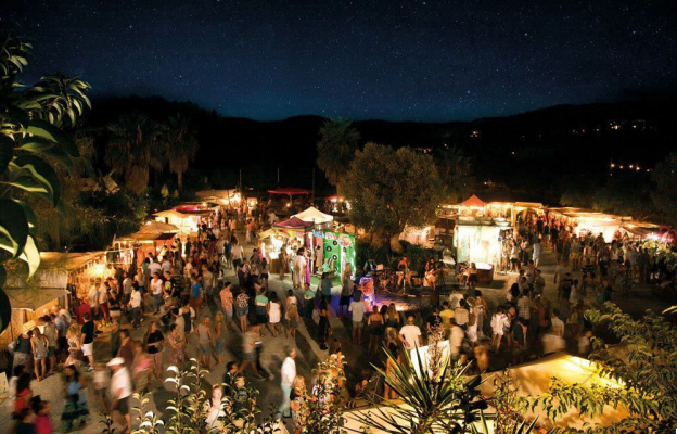 El Mercadillo de Las Dalias: Un Viaje Bohemio
